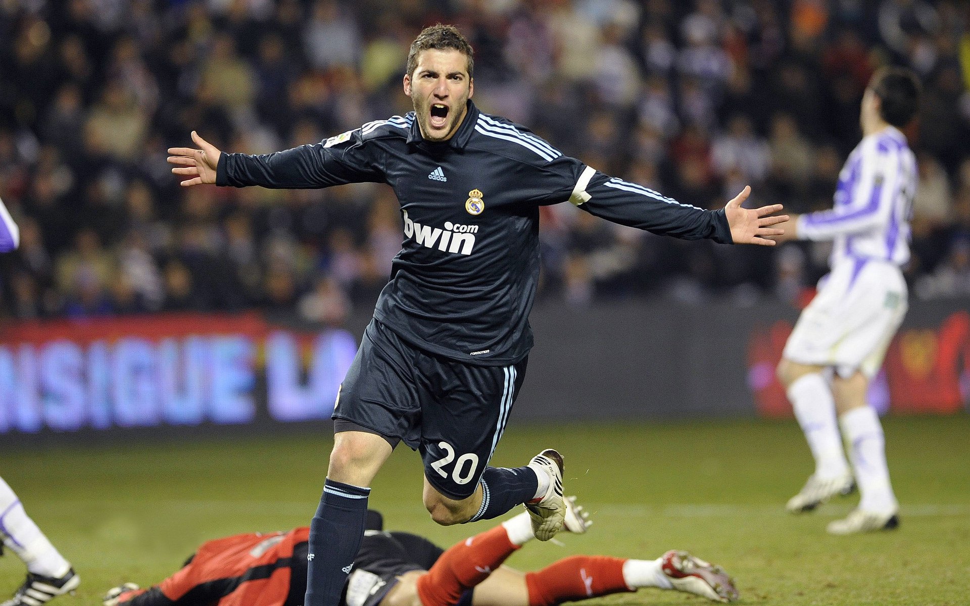 九游(jiuyou)官方网站-五大联赛保级大战黑马如何突围成功，五大联赛集体爆冷